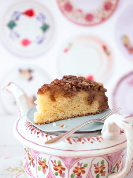 Upside Down Cake mit Pfirsich und Nüssen von Cynthia Barcomi