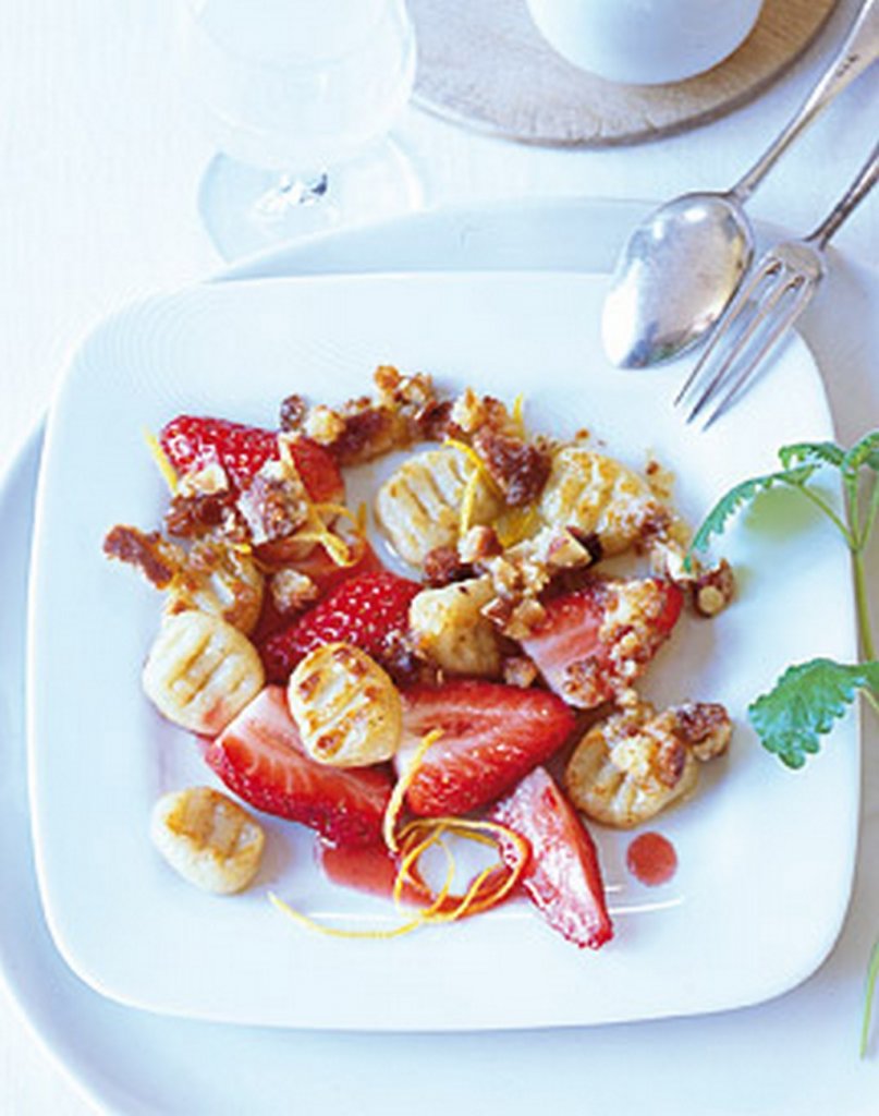 Ricotta-Gnocchi mit Erdbeeren
